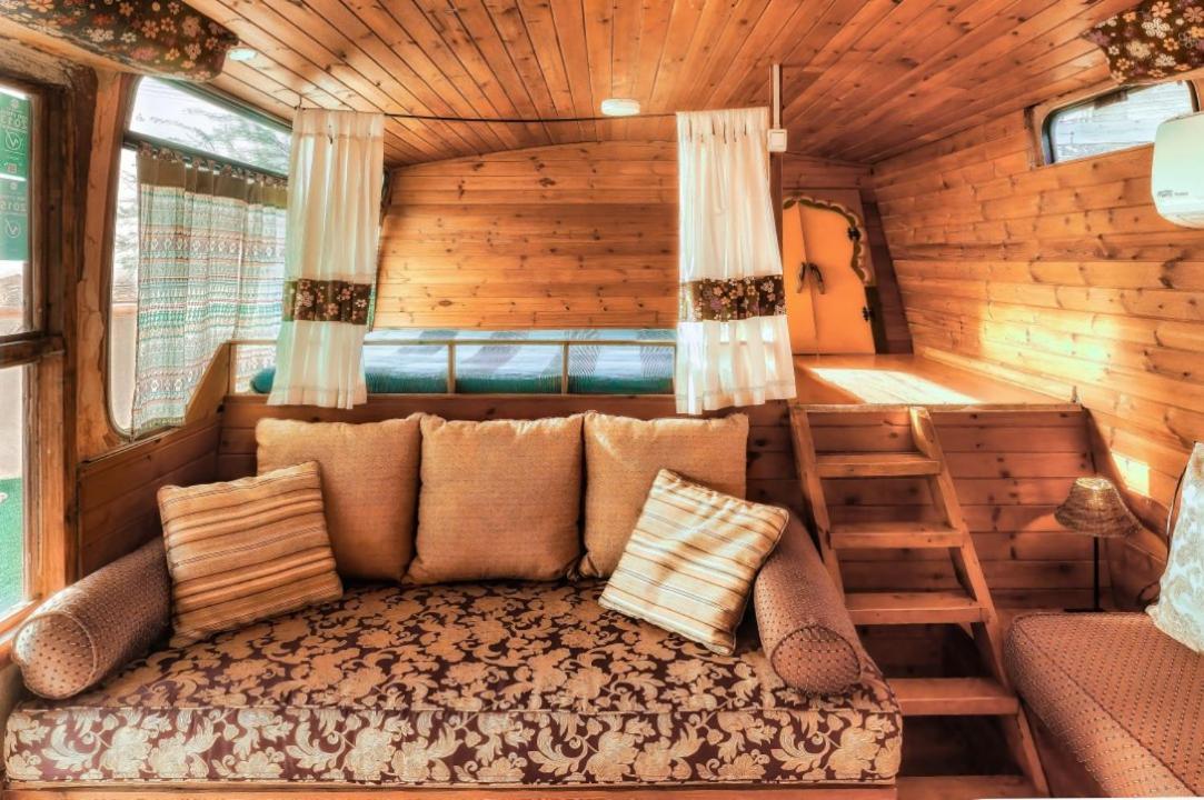 Zimmerbus 'Ezuz Екстериор снимка