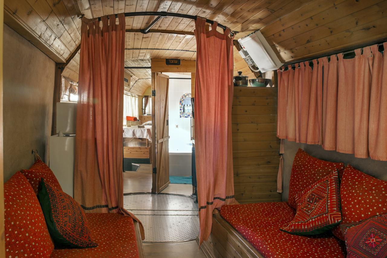 Zimmerbus 'Ezuz Екстериор снимка